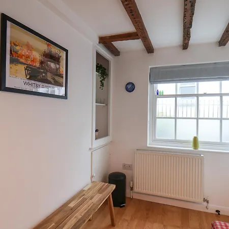 9 Salt Pan Well Steps * 惠特比