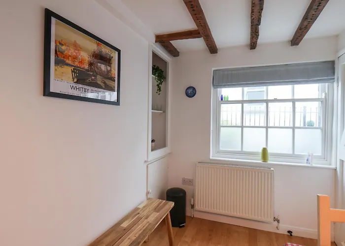 9 Salt Pan Well Steps * Whitby